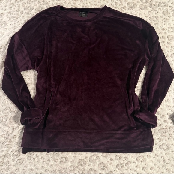 32 DEGREE Rich Purple Velvet Top and Bottom Pajama Set / Loungewear - Picture 3 of 9